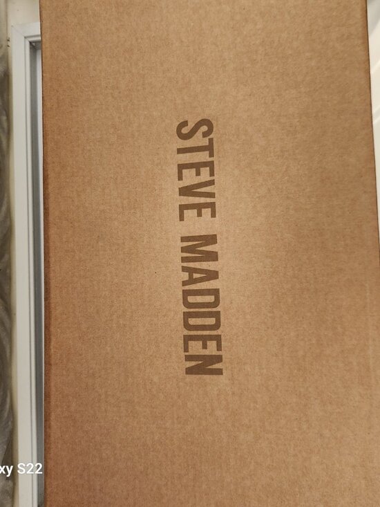 Steve Madden \
